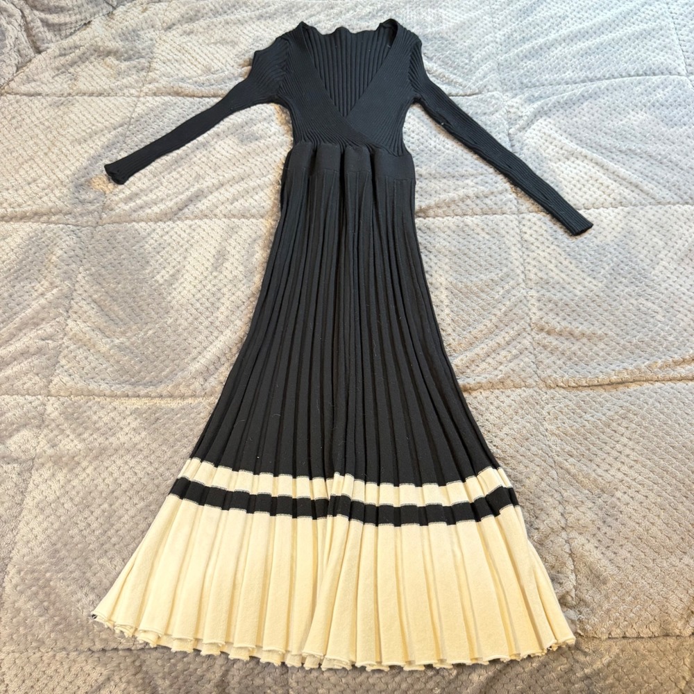 Chicwish Black Ribbed Knit Maxi Dress Cream Pleated Hem V-Neck Long Sleeve